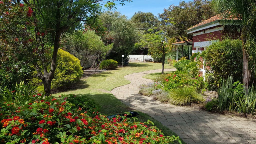 Phoenix Academy Retic Gardening - Commercial Garden Maintenance Perth(14)